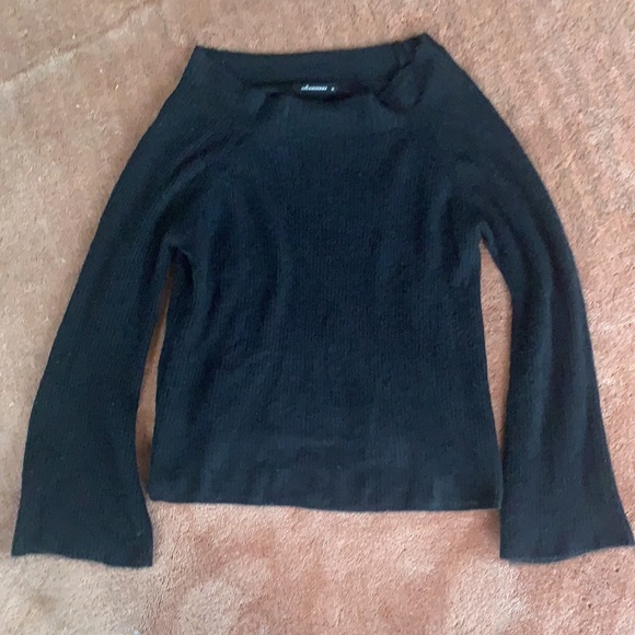 Vanity Off The Shoulder Sweater - Picture 5 of 5